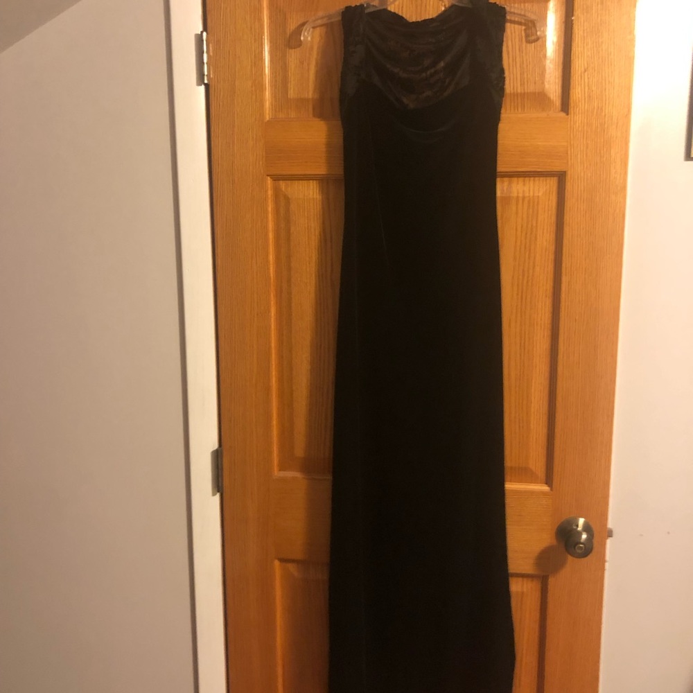 Black Velvety Prom Dress